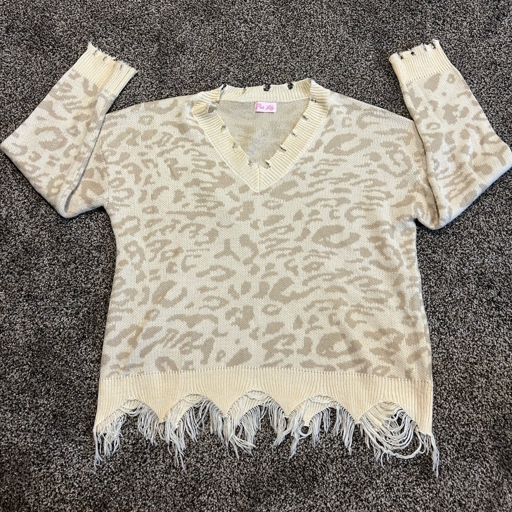 Pink Lily Beige Leopard V-Neck Sweater, Oversized, Small